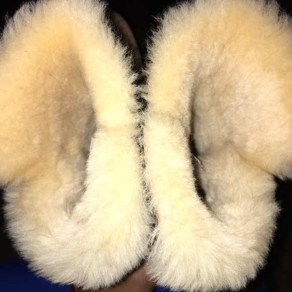 UGG Boots, tan, size 7 - Picture 8 of 8